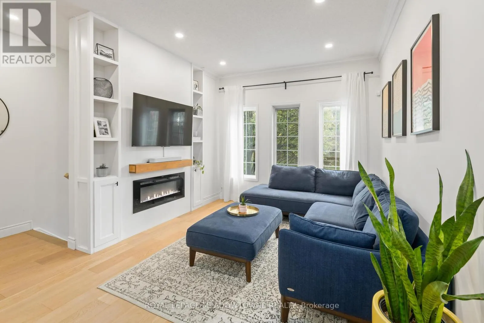 139 HARBOURVIEW CRESCENT