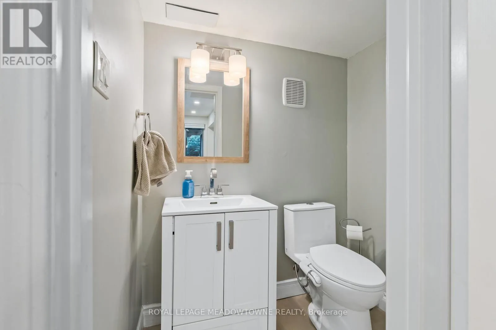 139 HARBOURVIEW CRESCENT