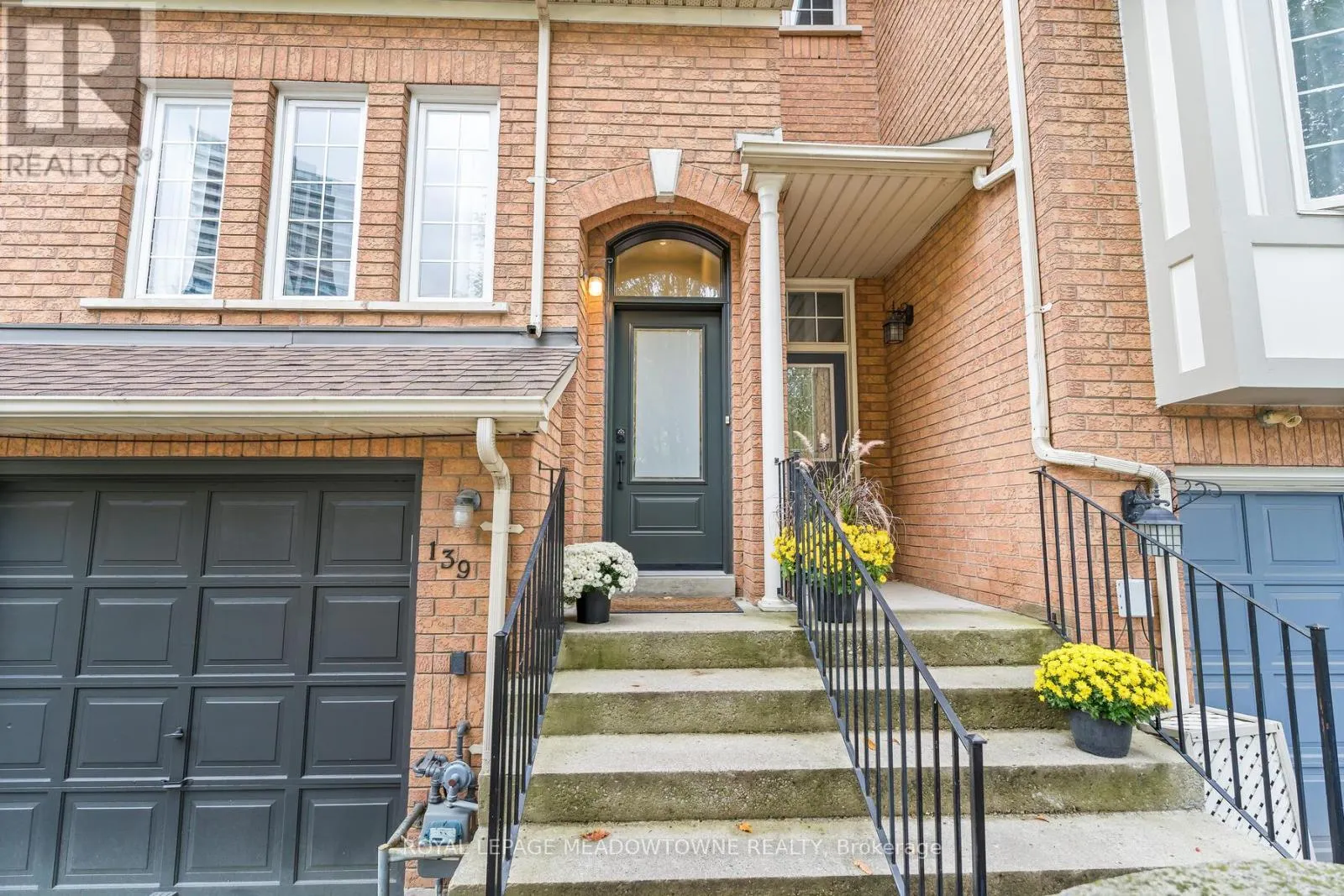 139 HARBOURVIEW CRESCENT