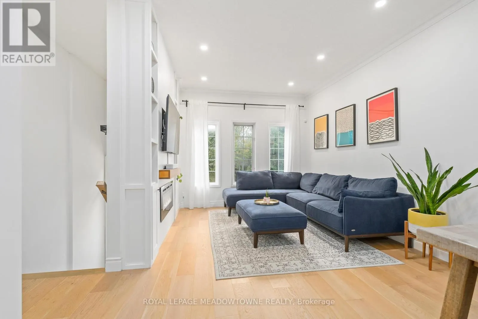 139 HARBOURVIEW CRESCENT