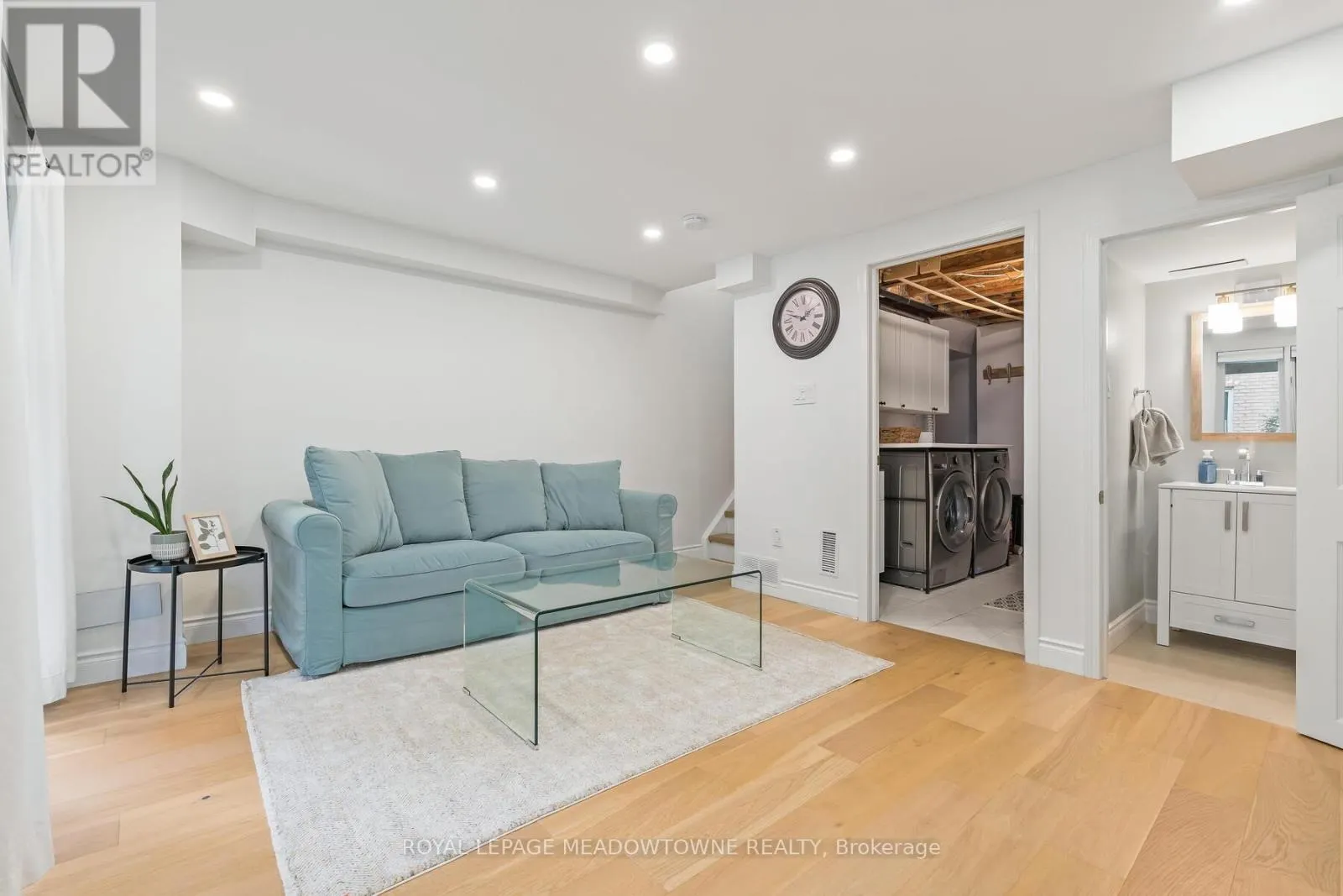 139 HARBOURVIEW CRESCENT
