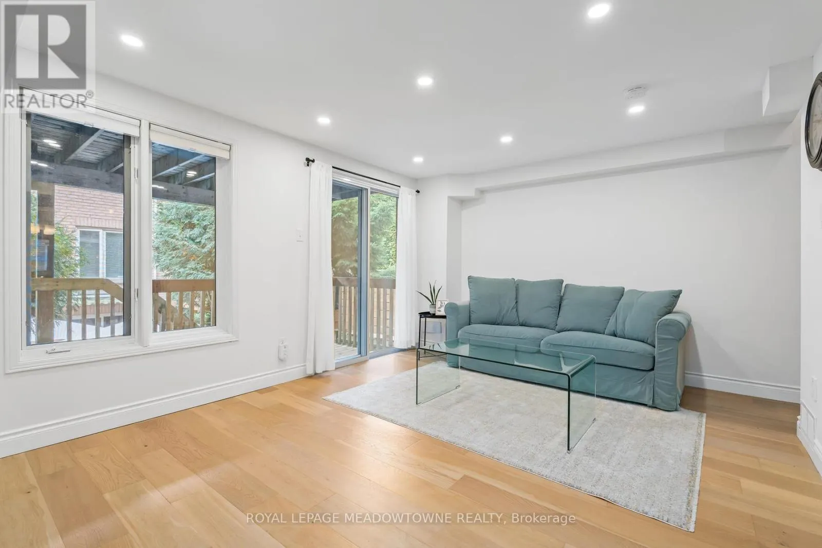 139 HARBOURVIEW CRESCENT