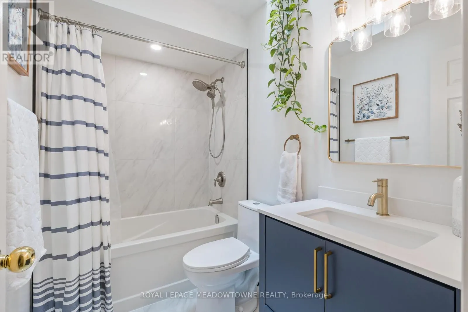 139 HARBOURVIEW CRESCENT
