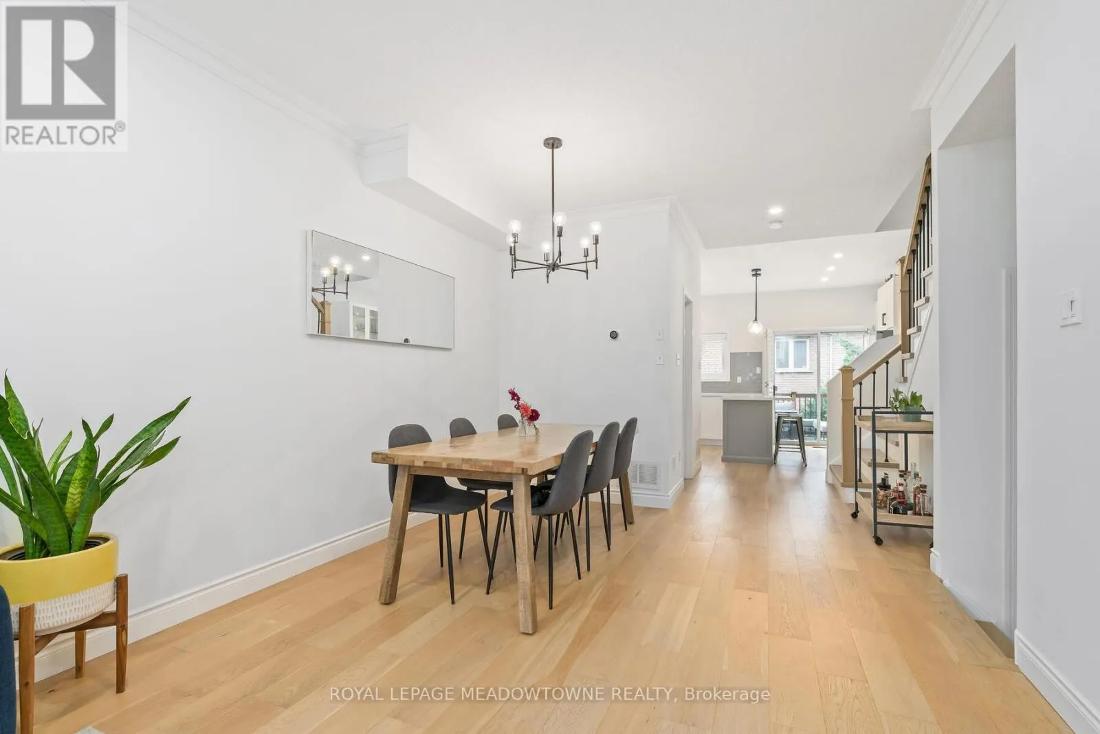 139 HARBOURVIEW CRESCENT