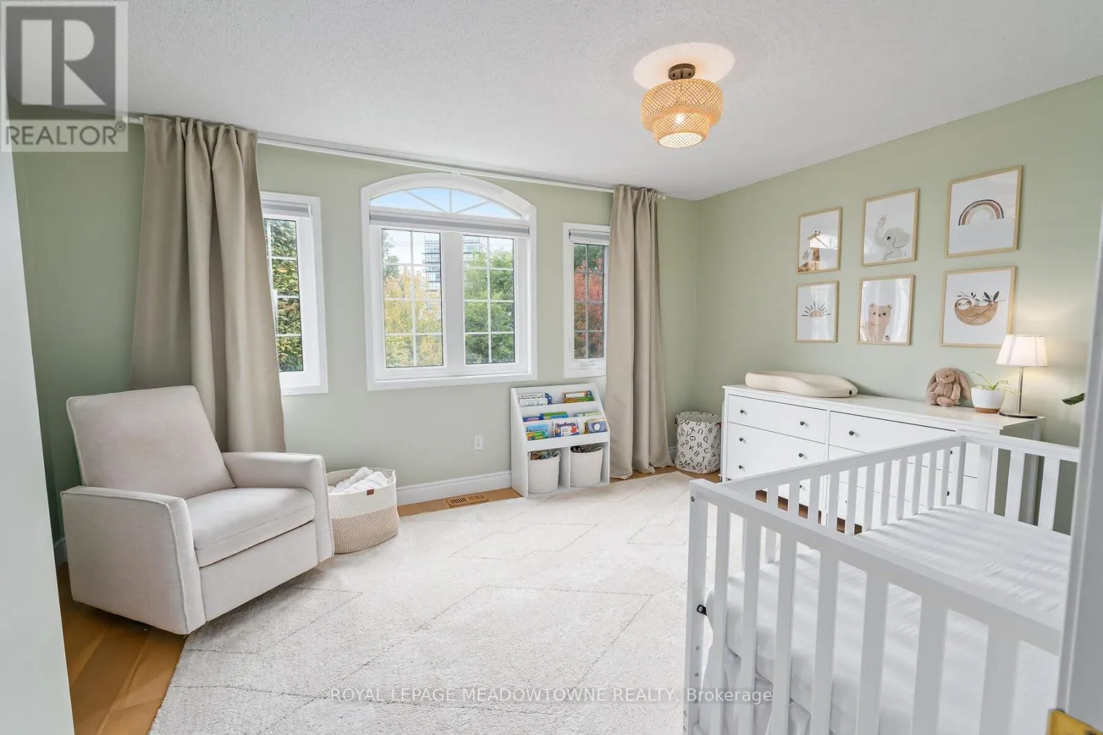 139 HARBOURVIEW CRESCENT