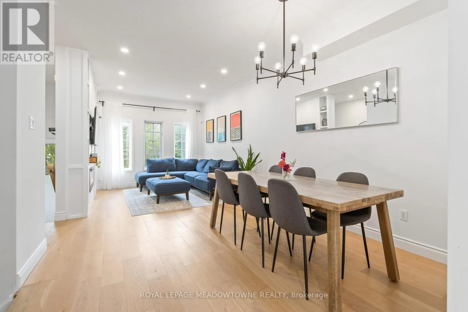 139 HARBOURVIEW CRESCENT