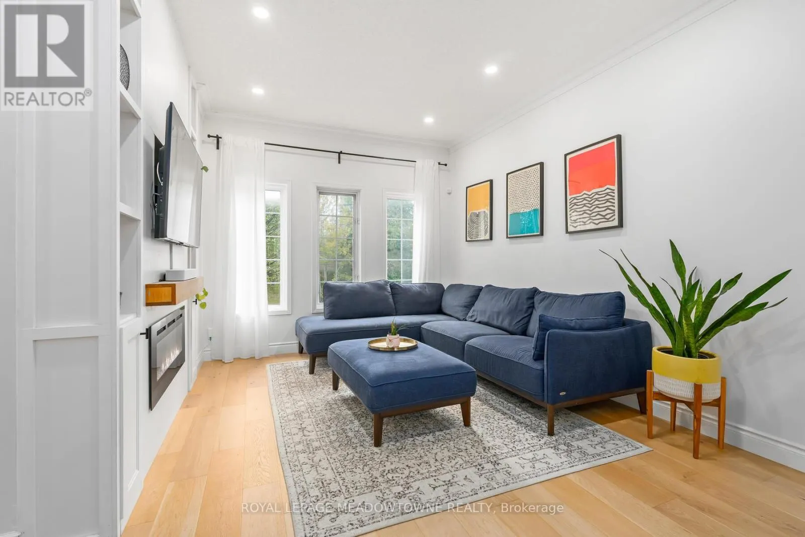 139 HARBOURVIEW CRESCENT