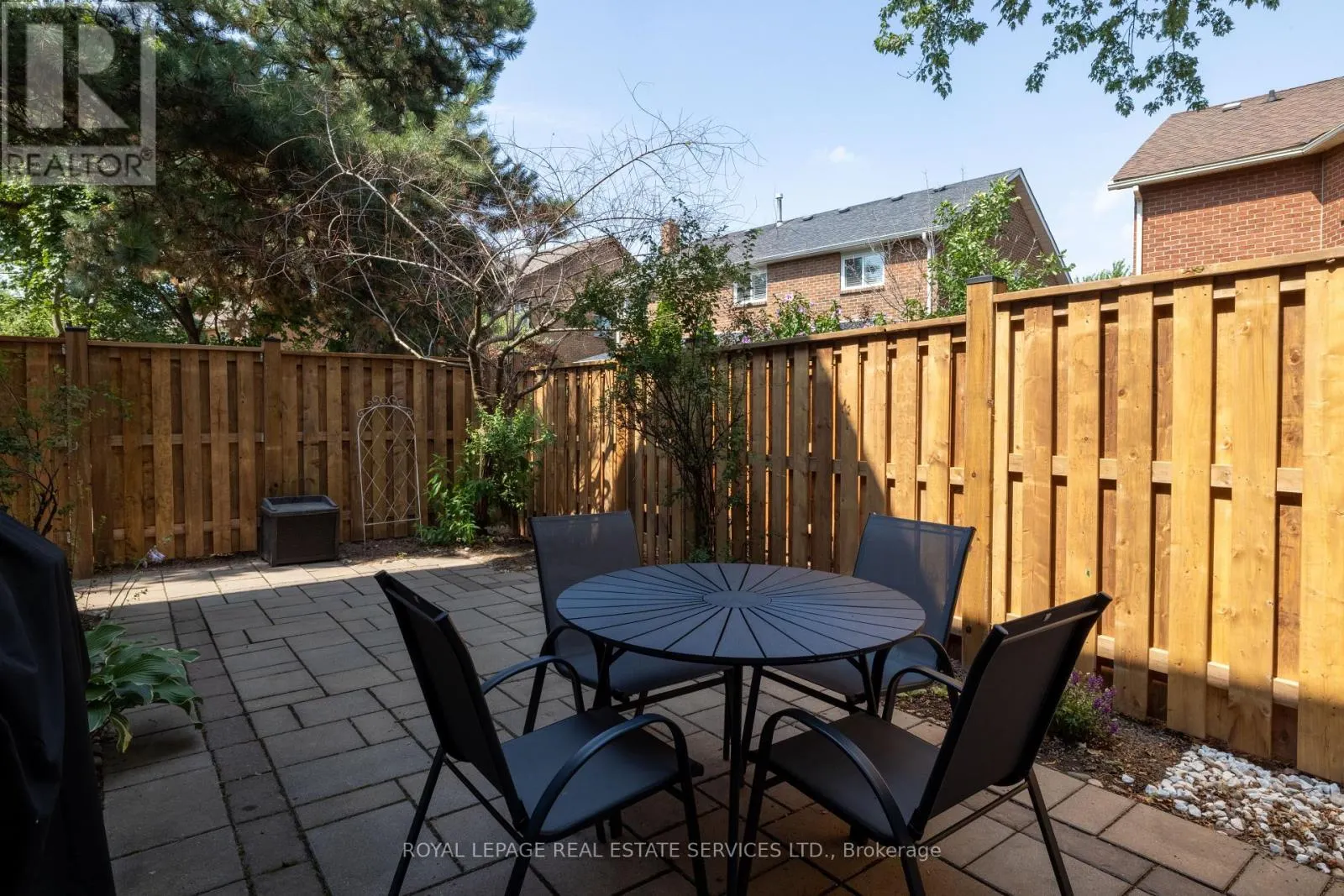 7 - 2006 GLENADA CRESCENT
