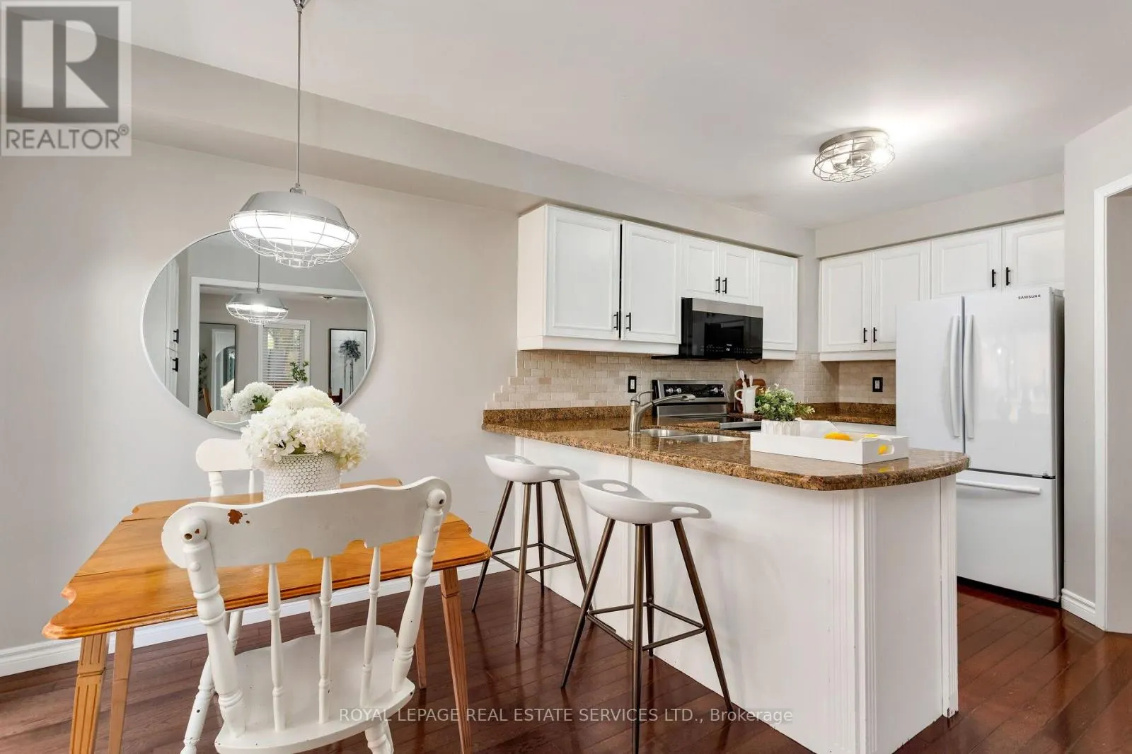 7 - 2006 GLENADA CRESCENT