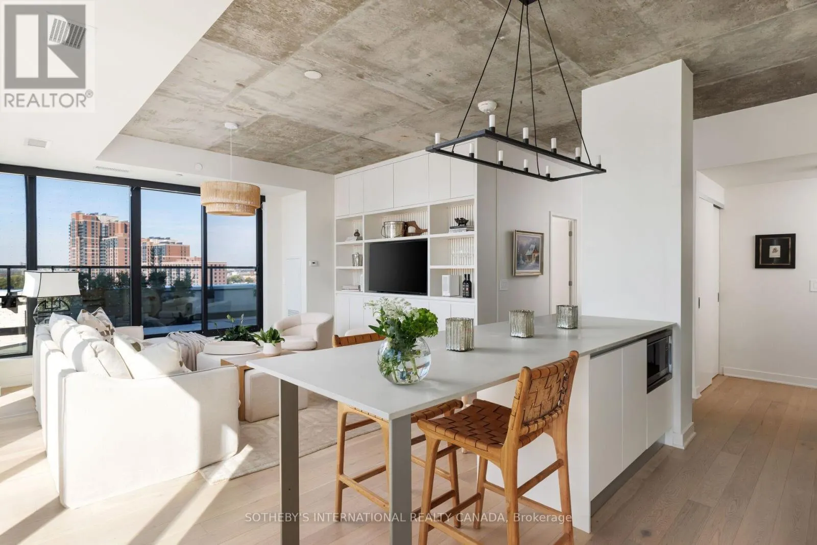 903 - 2720 DUNDAS STREET W
