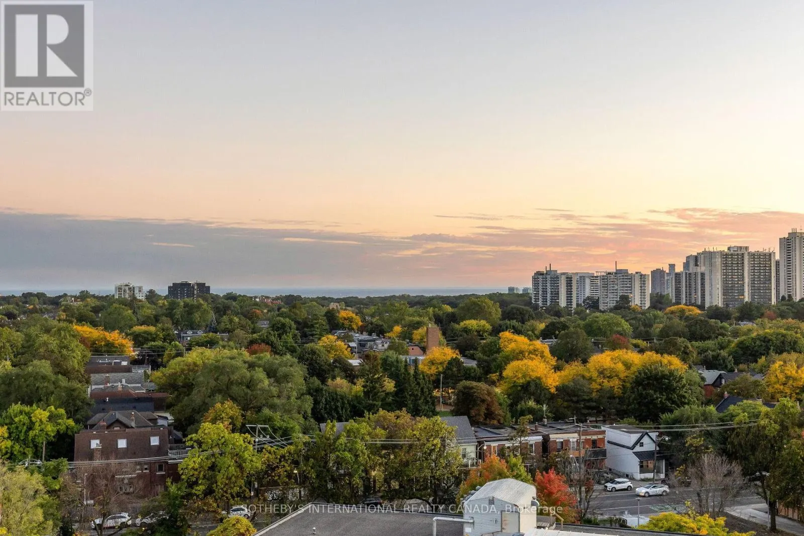 903 - 2720 DUNDAS STREET W