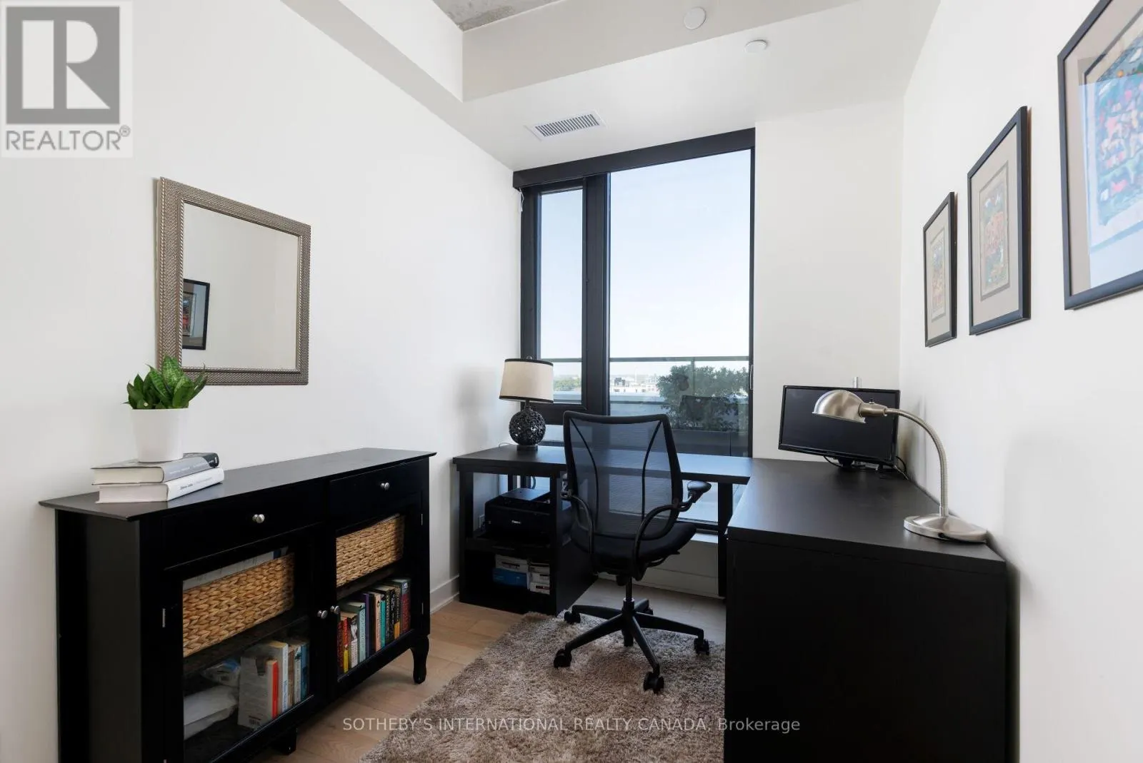 903 - 2720 DUNDAS STREET W