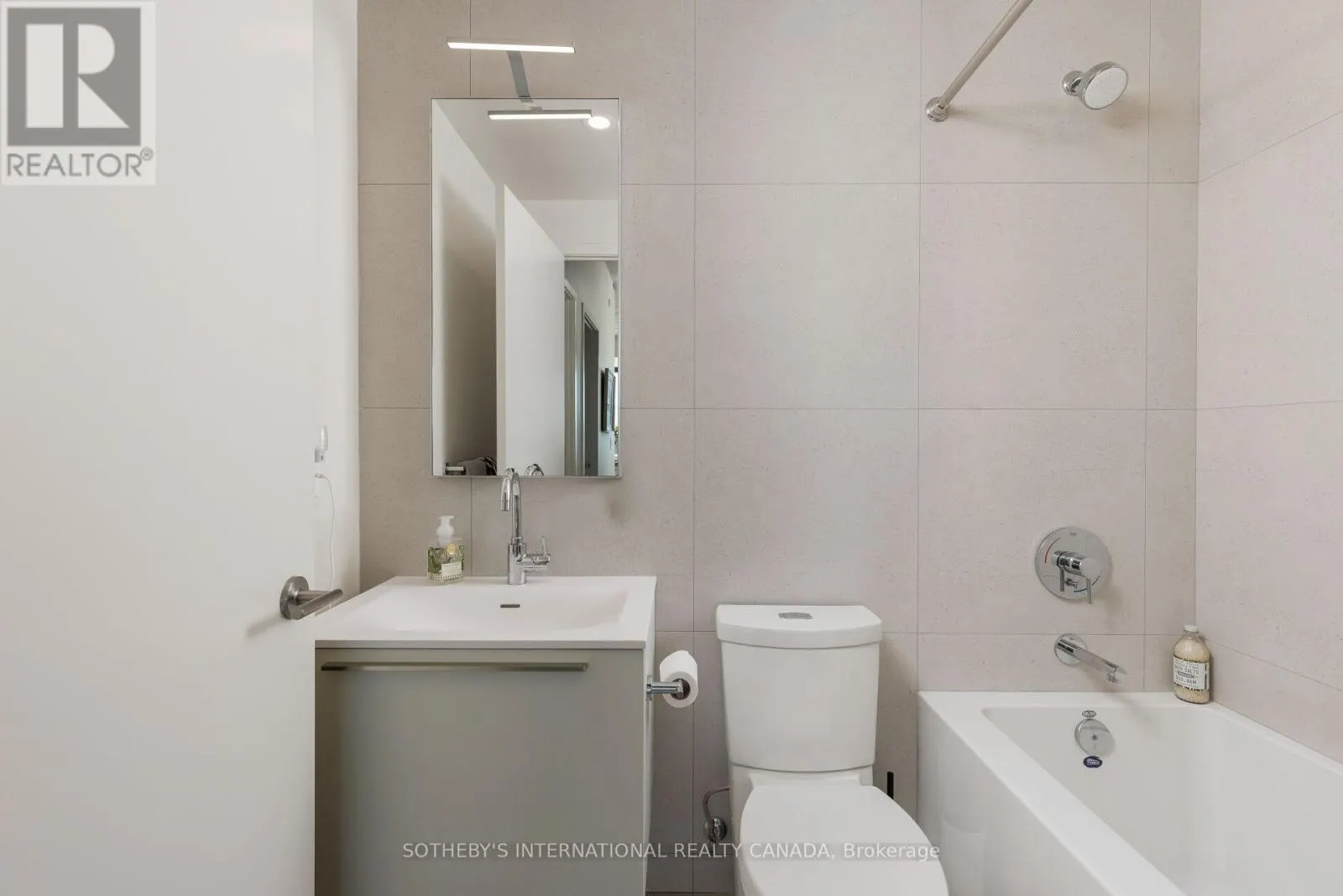 903 - 2720 DUNDAS STREET W