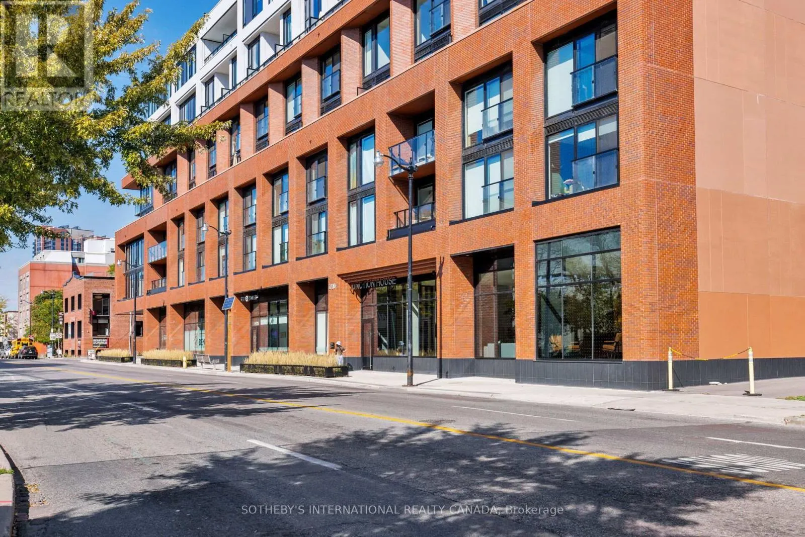 903 - 2720 DUNDAS STREET W