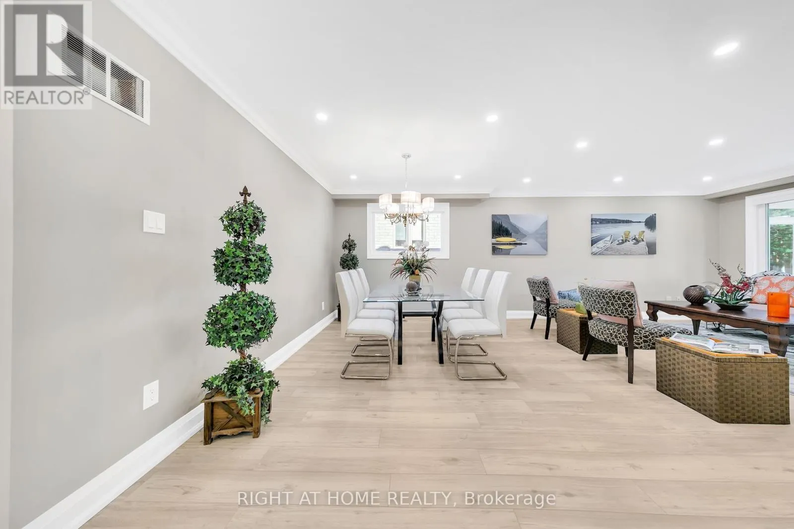422 MAPLE LEAF DRIVE