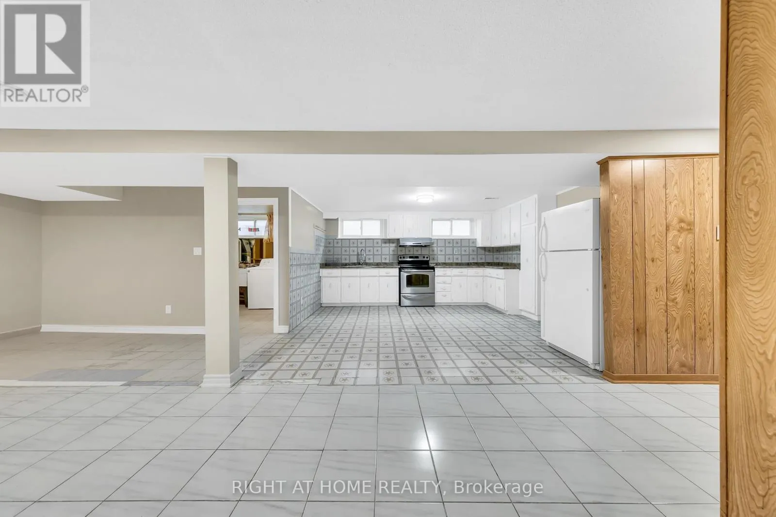 422 MAPLE LEAF DRIVE