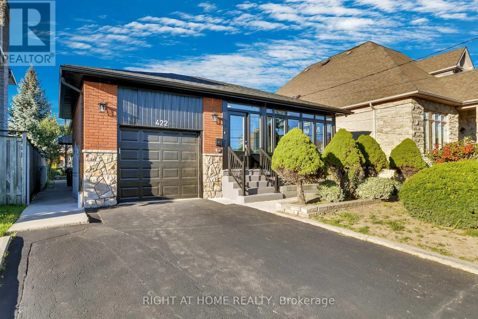 422 MAPLE LEAF DRIVE