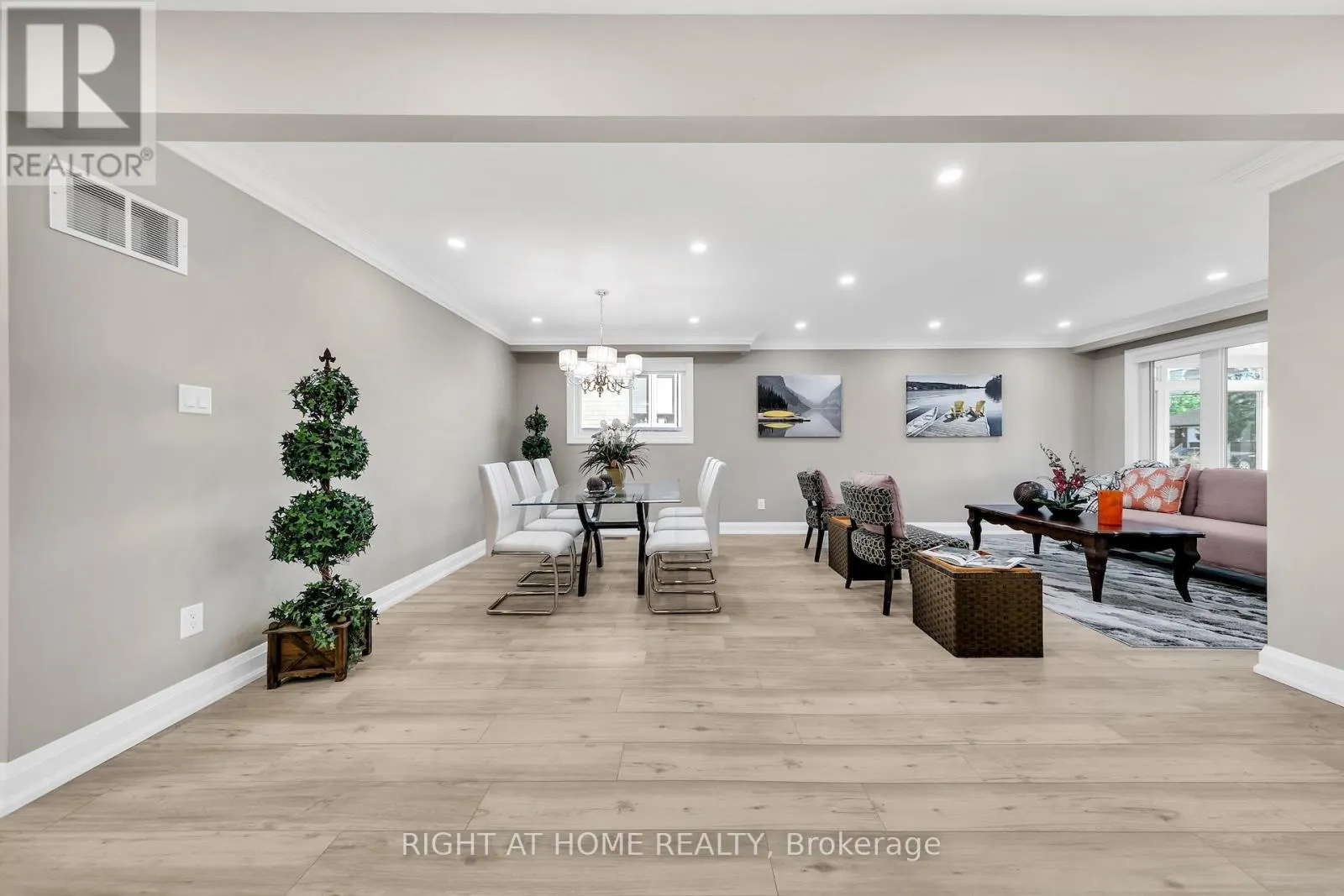 422 MAPLE LEAF DRIVE