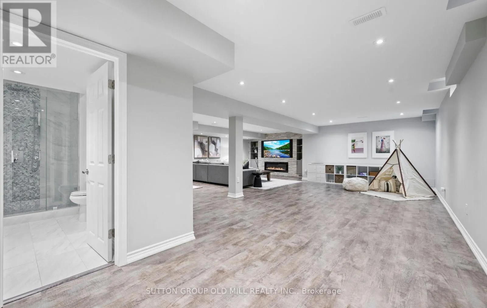 3304 STALYBRIDGE DRIVE