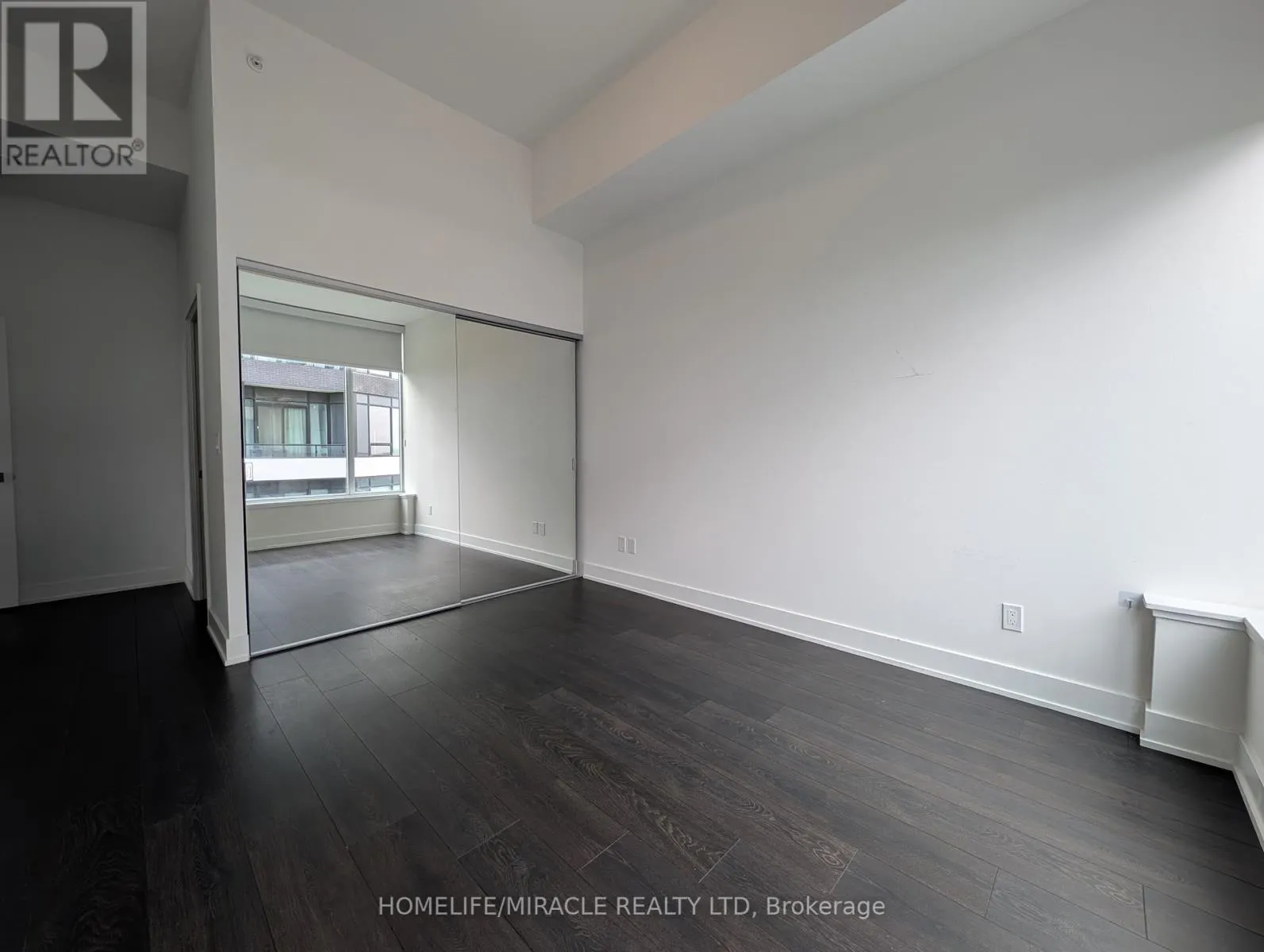 310 - 297 OAK WALK DRIVE
