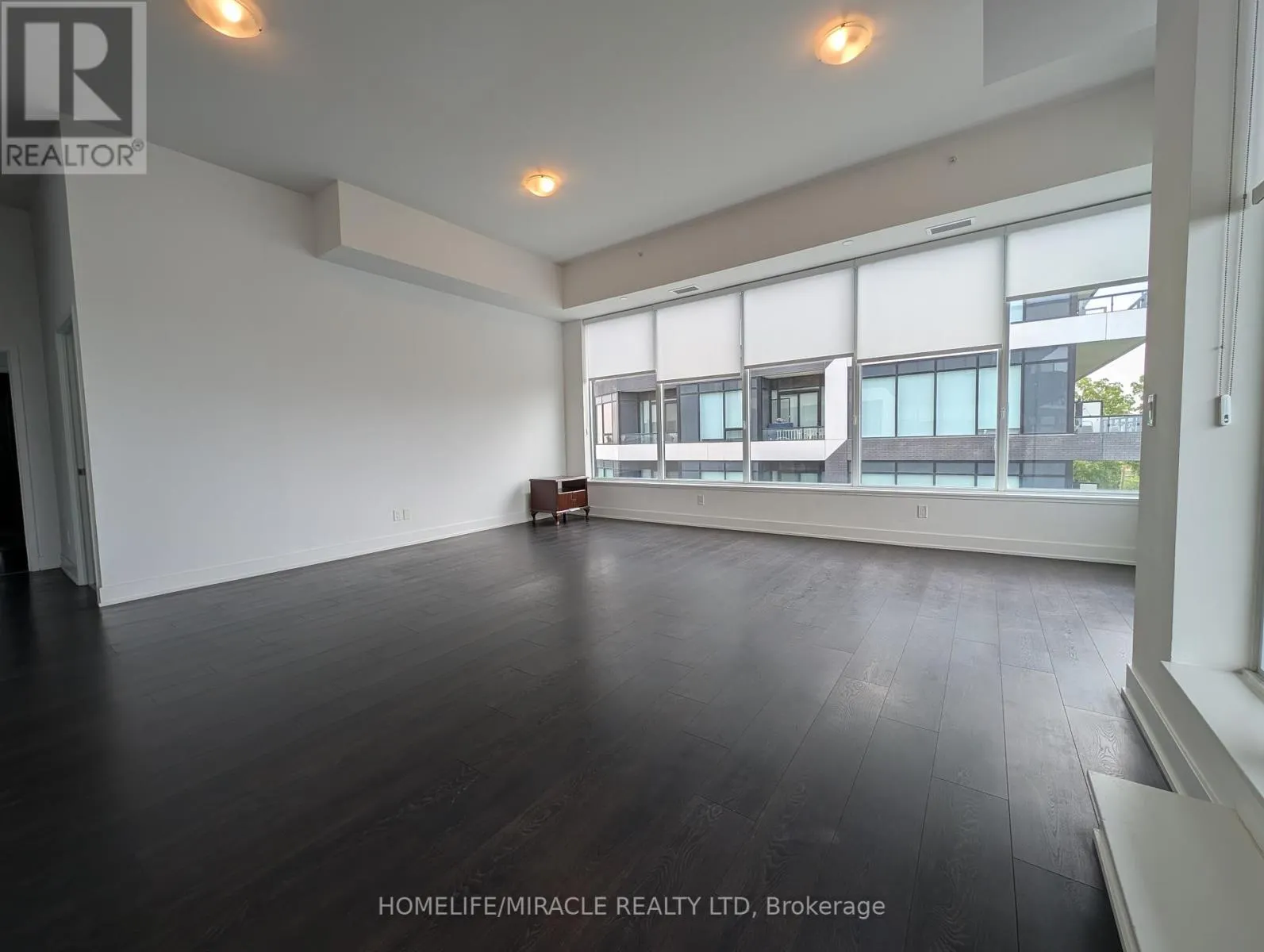 310 - 297 OAK WALK DRIVE