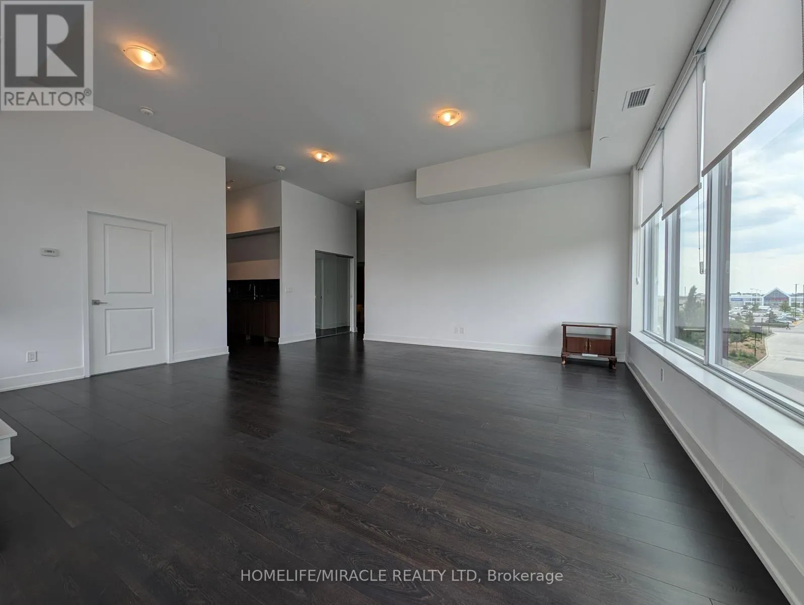 310 - 297 OAK WALK DRIVE