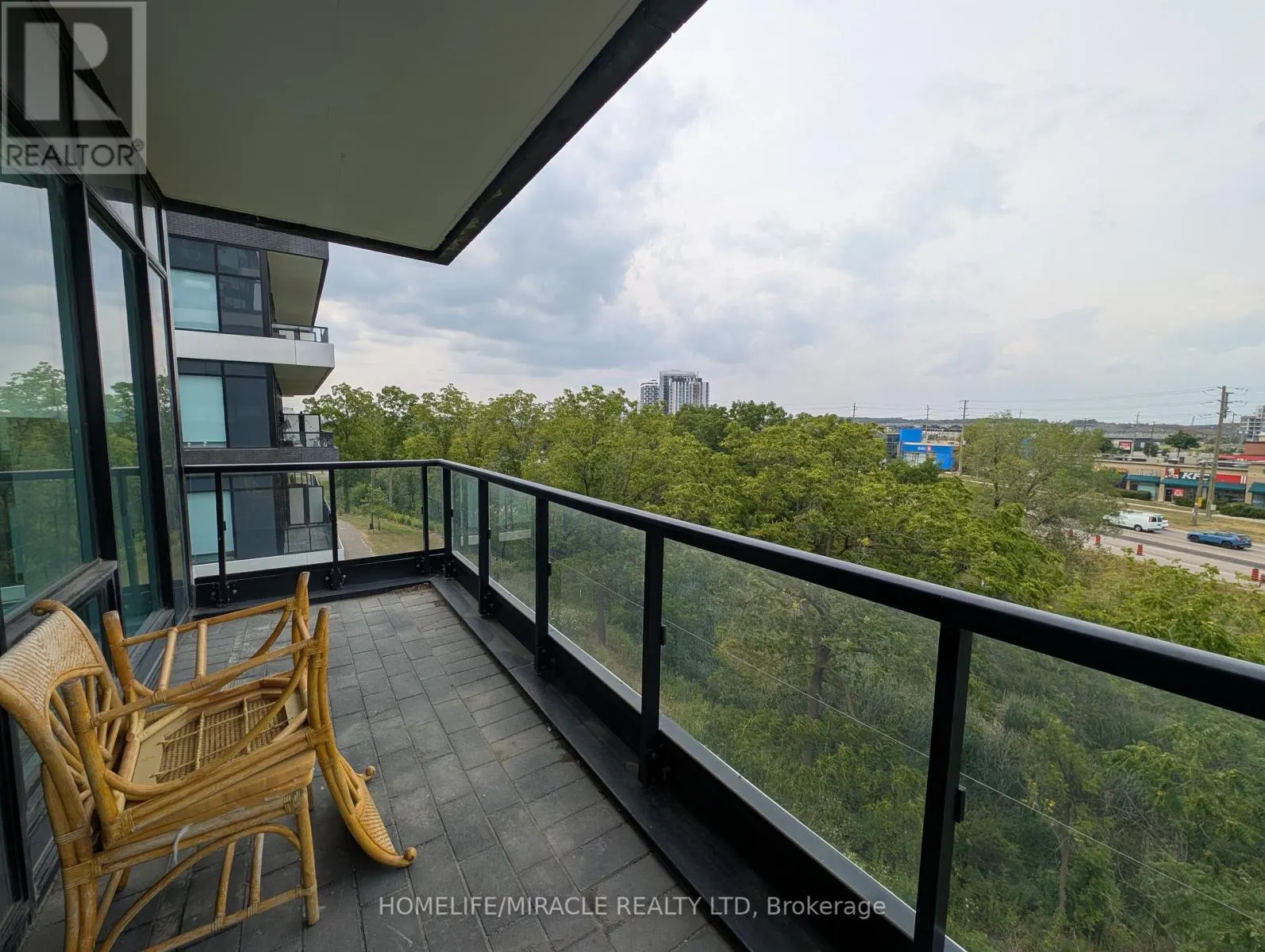 310 - 297 OAK WALK DRIVE