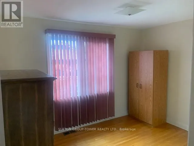 121 DENBIGH CRESCENT