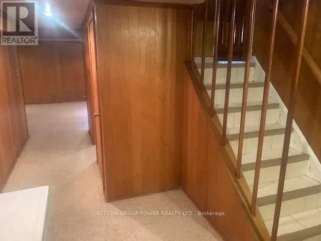 121 DENBIGH CRESCENT