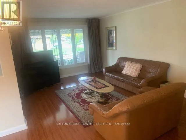121 DENBIGH CRESCENT