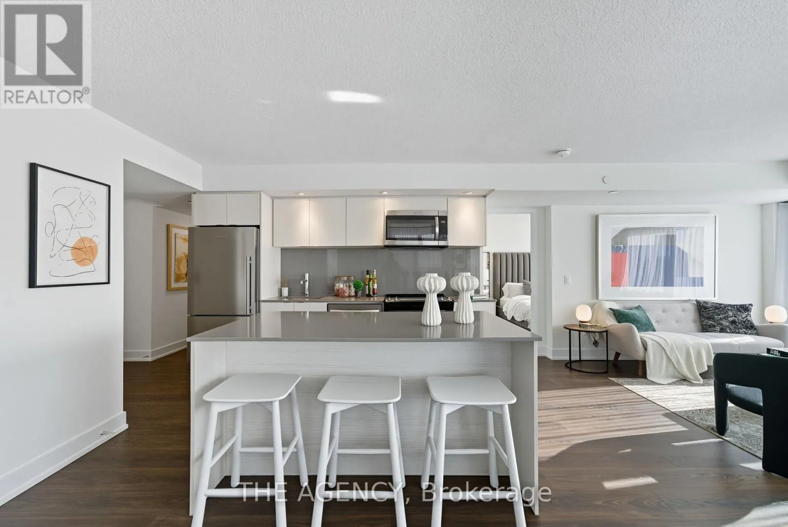 2104 - 10 EVA ROAD
