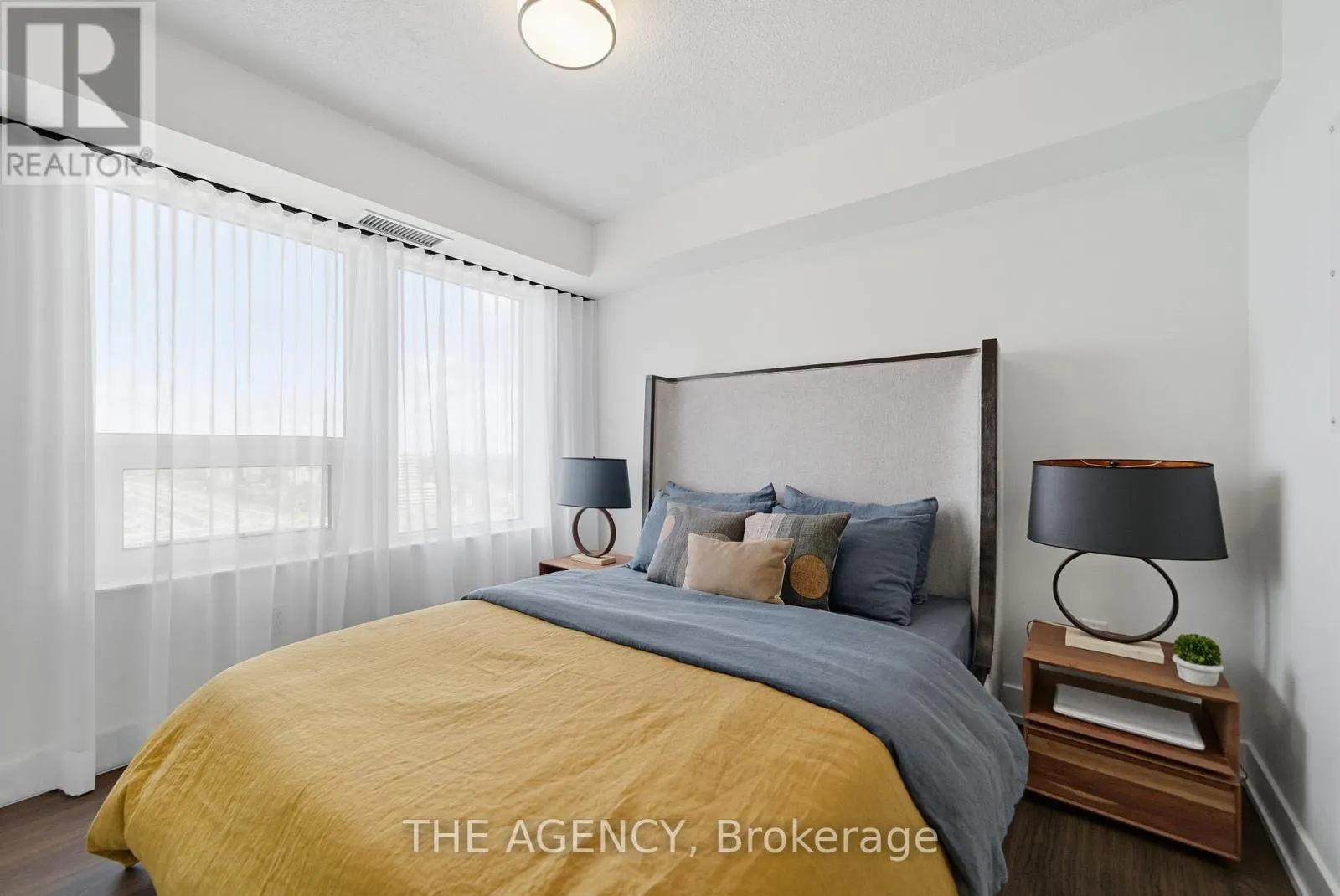2104 - 10 EVA ROAD