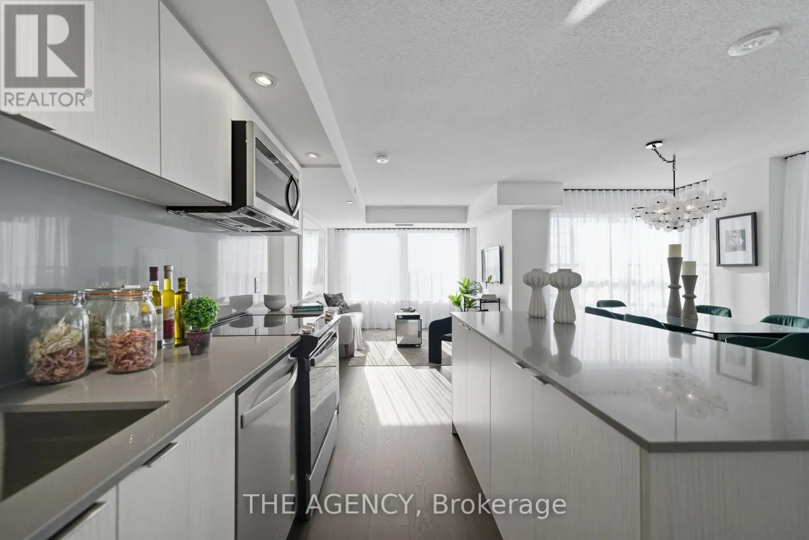 2104 - 10 EVA ROAD