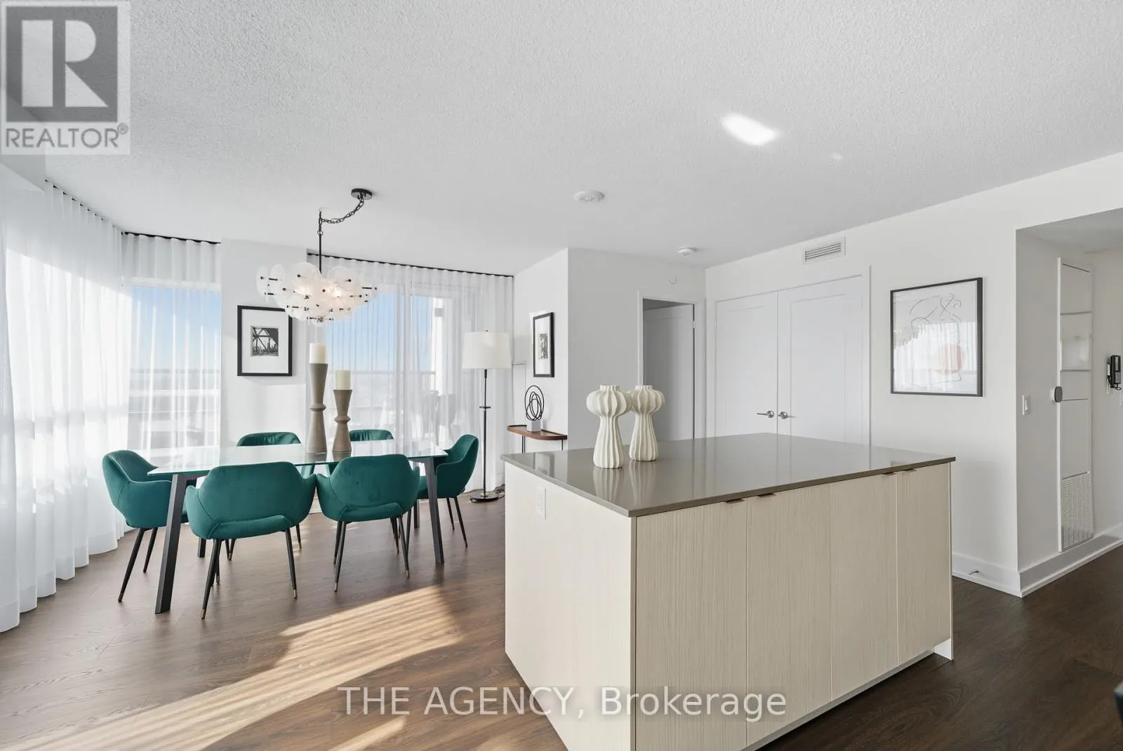 2104 - 10 EVA ROAD