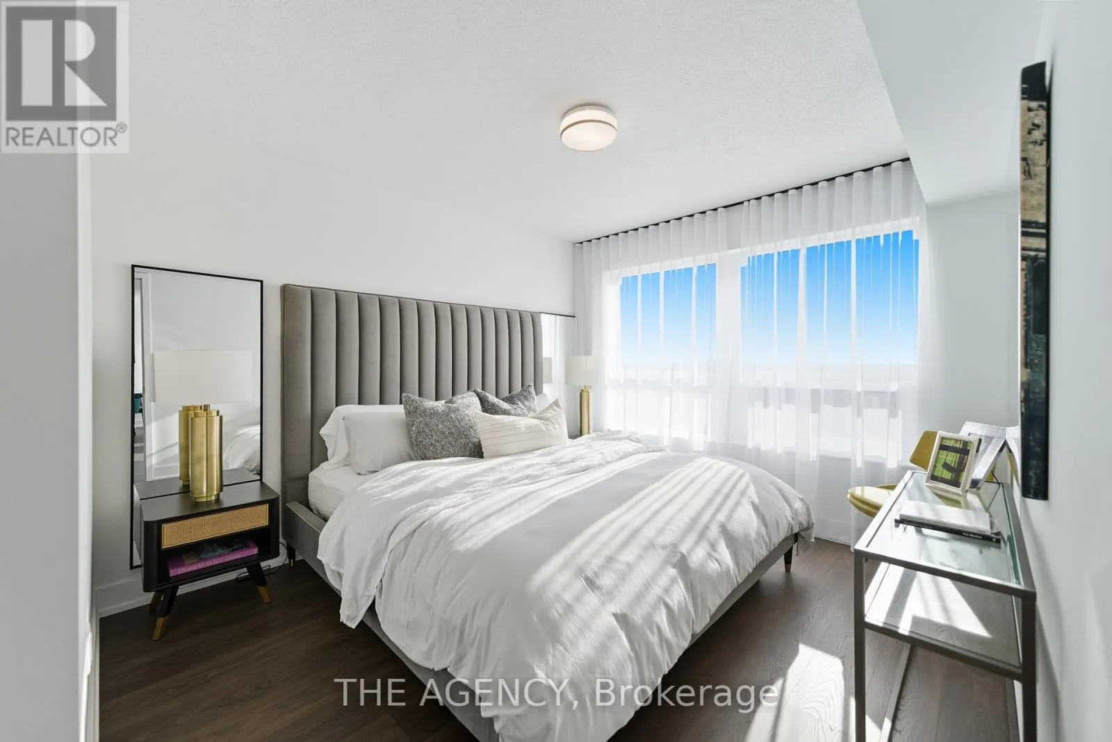 2104 - 10 EVA ROAD