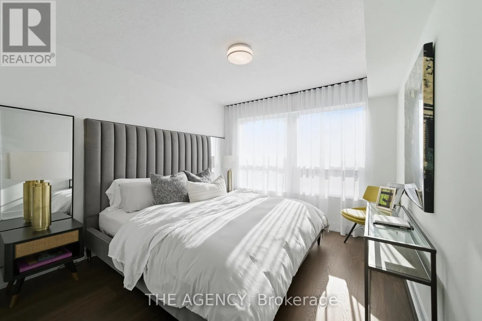 2104 - 10 EVA ROAD