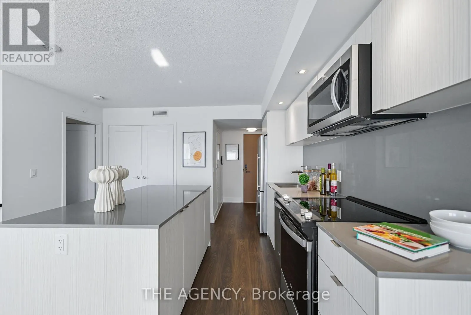 2104 - 10 EVA ROAD