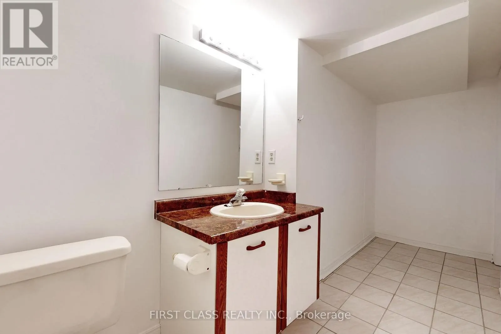 7 KENPARK AVENUE