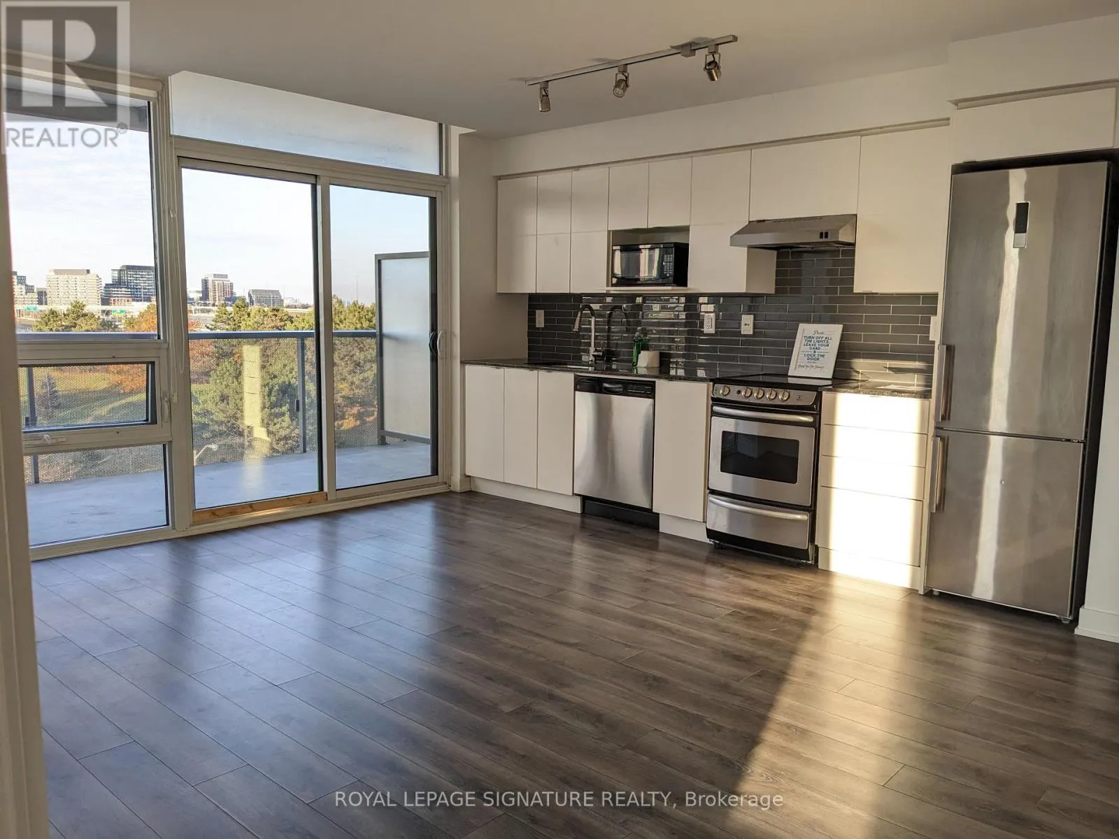 714 - 160 FLEMINGTON ROAD