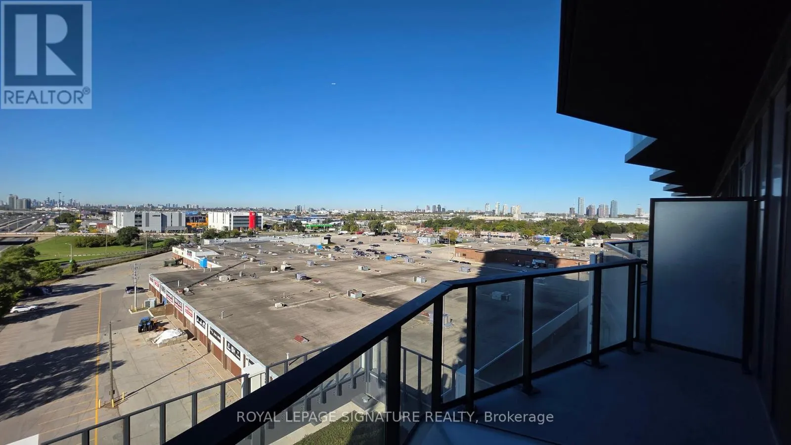 910 - 36 ZORRA STREET