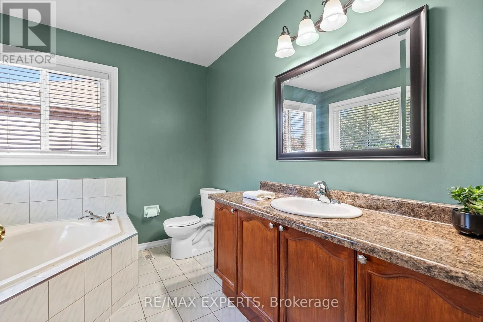 8 STRAWBERRY HILL COURT