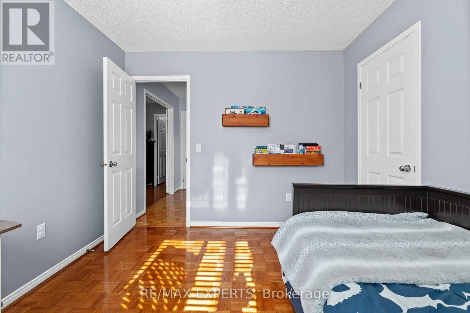 8 STRAWBERRY HILL COURT