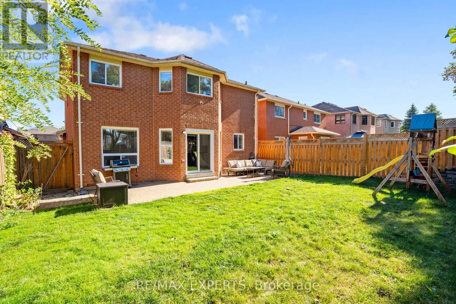 8 STRAWBERRY HILL COURT