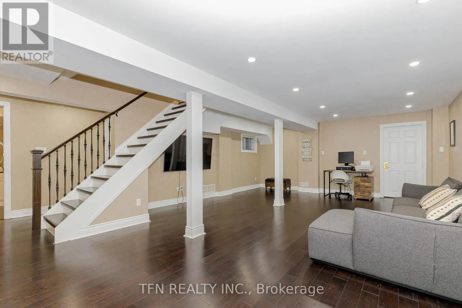 7108 GABLEHURST CRESCENT