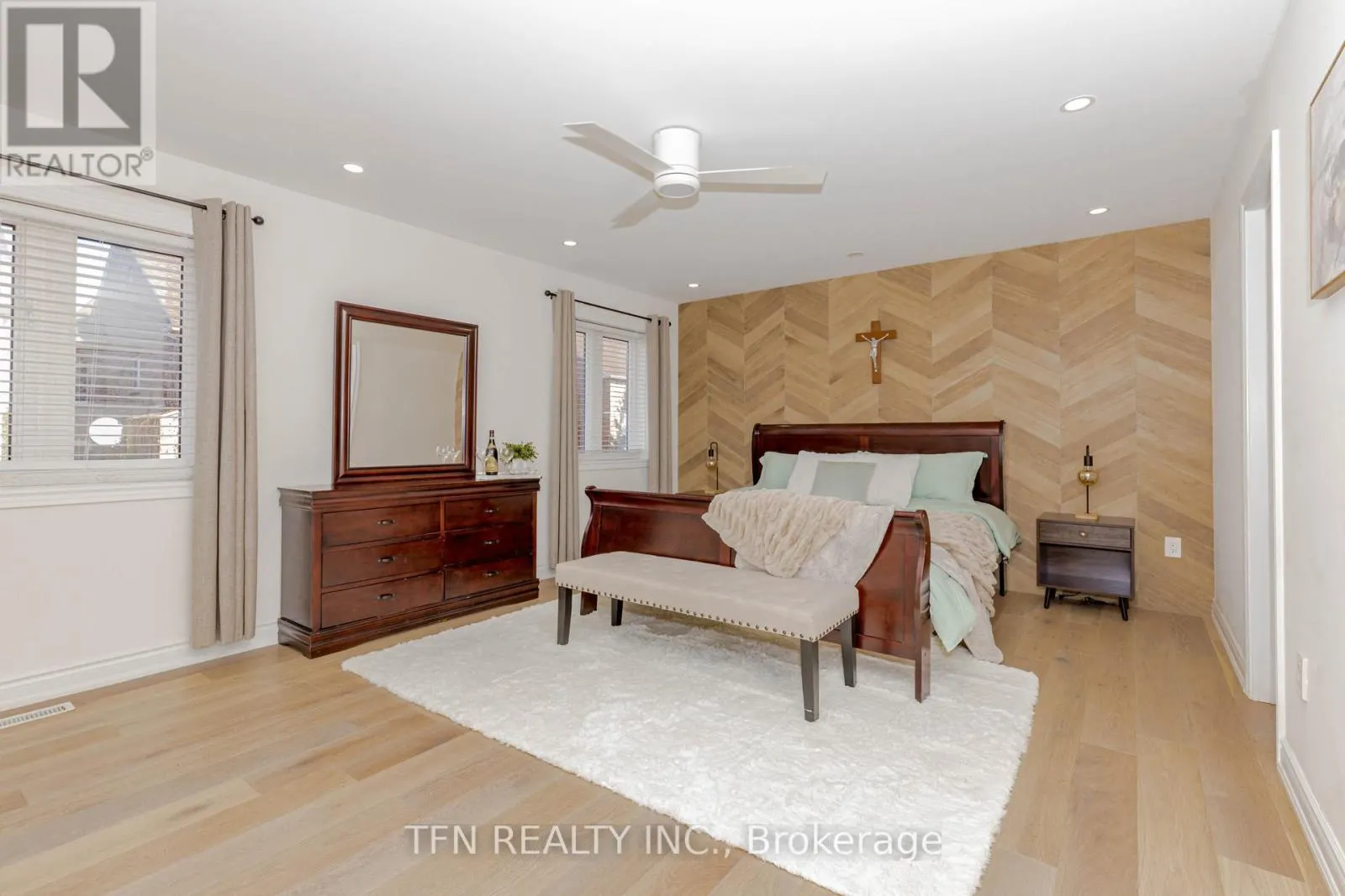 7108 GABLEHURST CRESCENT