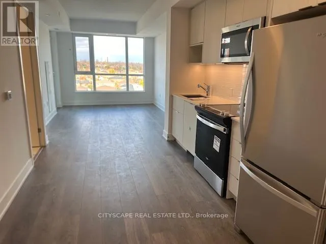 704 - 204 BURNHAMTHORPE ROAD E