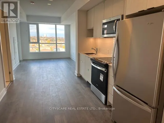 704 - 204 BURNHAMTHORPE ROAD E