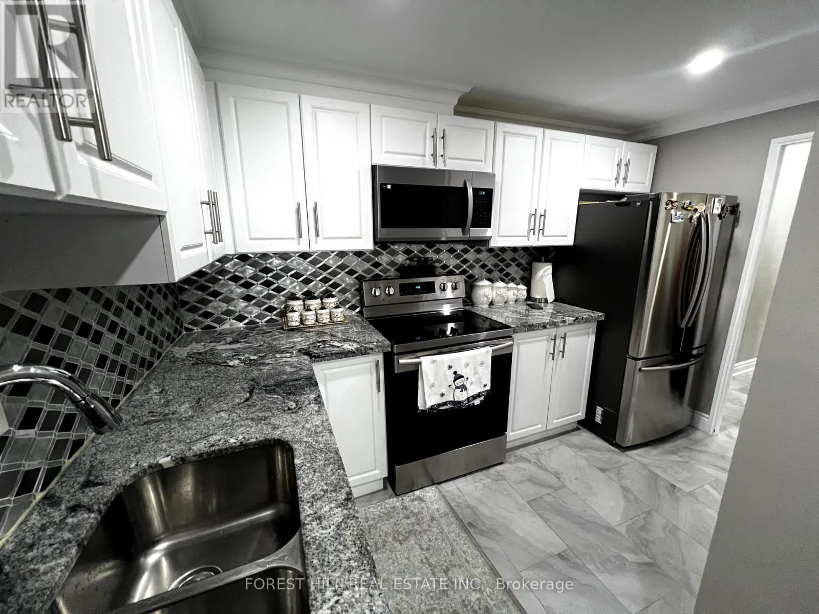 816 - 80 GRANDRAVINE DRIVE