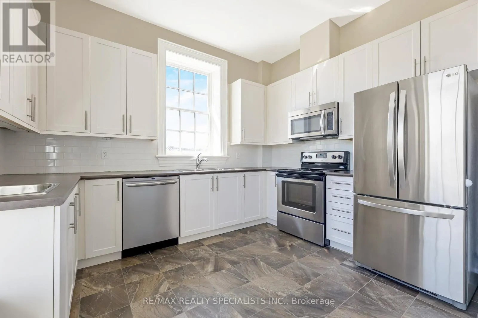 609 - 33 WHITMER STREET