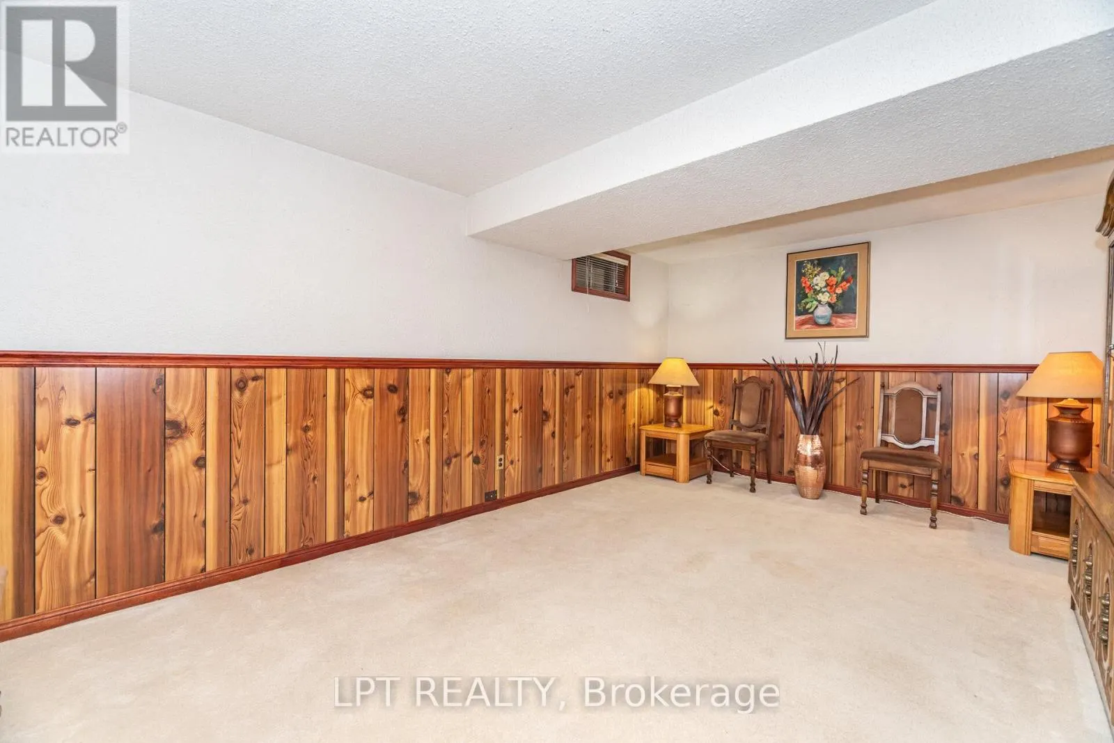 27 WOODSVIEW AVENUE